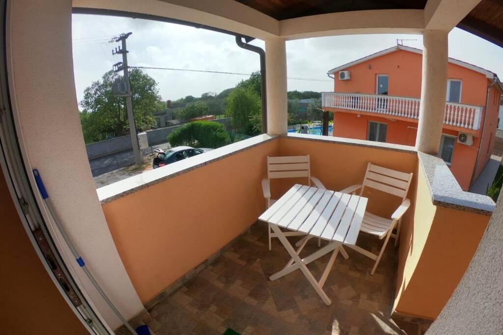 Comfortable Apartment Near Pula Marčana Eksteriør billede